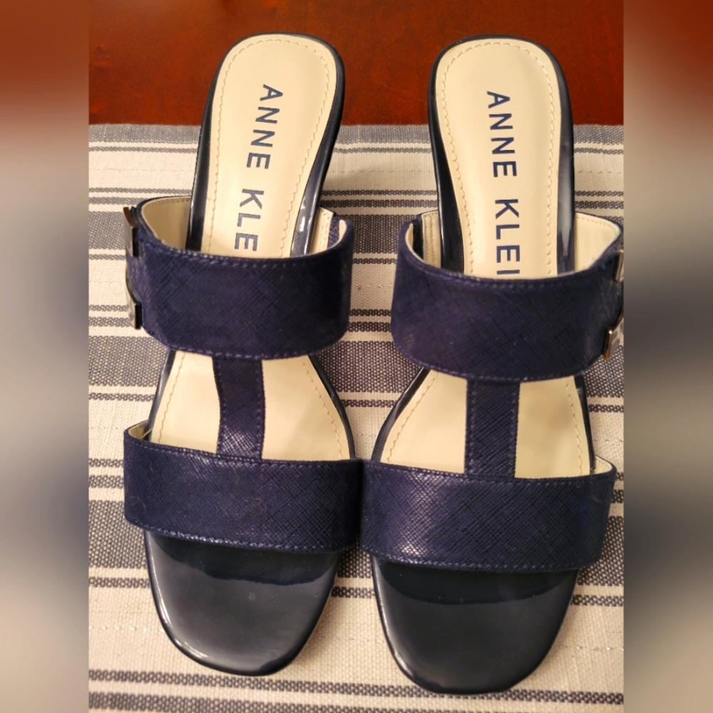 Anne Klein slip-on heels in Navy blue